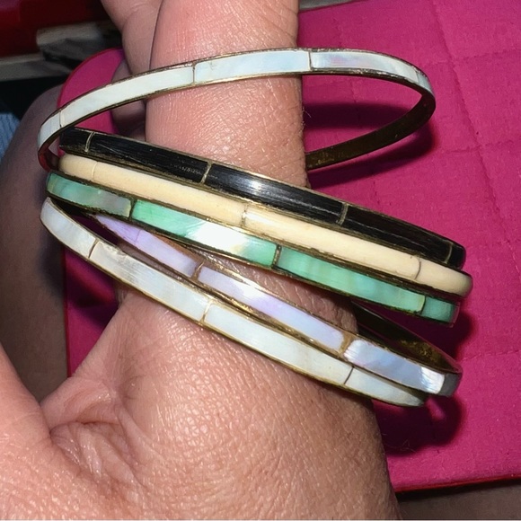 VTG Set of 6 Shell Bangle Stacking Bracelets - Picture 6 of 9